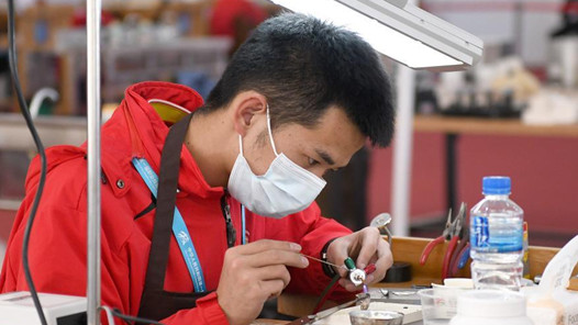  Xuzhou industrial workers are based on their posts to overcome difficulties and constantly release innovation and creativity